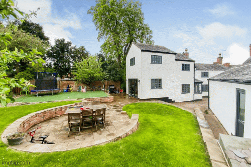 GIF of a cottage in Old Narborough. Photo credit: Purplebricks
